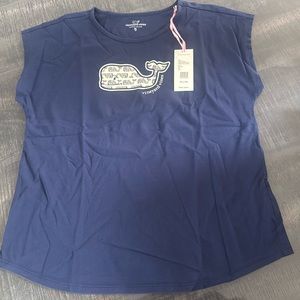 Vineyard vines tee